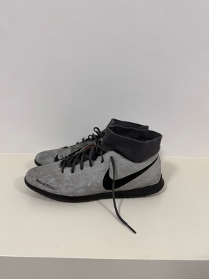 Ποδοσφαιρικά παπούτσια Nike μεταχειρισμένα, νούμερο 45,5, γκρι με καλτσάκι