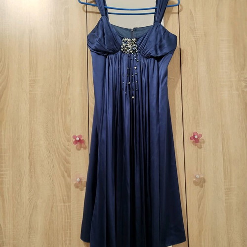 Cocktail dress like new with appliqué pearls blue size M