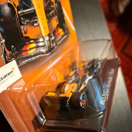 McLaren Formula 1 Team Hot Wheels Premium καινούργιο