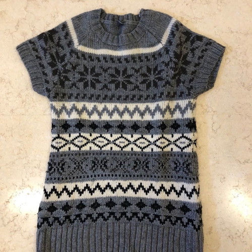 2 Dresses Zara kids and Grant used, grey, size s-m