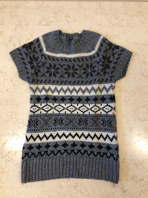 2 Dresses Zara kids and Grant used, grey, size s-m