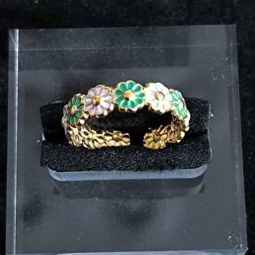 Vintage Daisy Flower Ring adjustable, like new