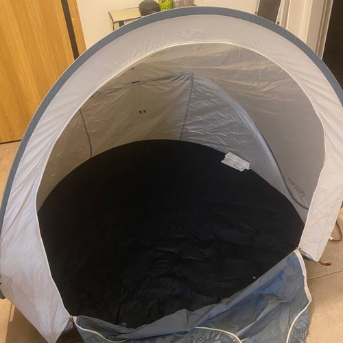 Quechua Tent like new, easy to use and convenient