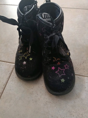 MTNG kids boots size 28 used, black