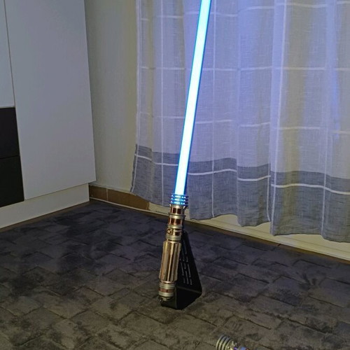 Hasbro Star Wars Force FX Lightsaber Leia Organa like new with sound and box