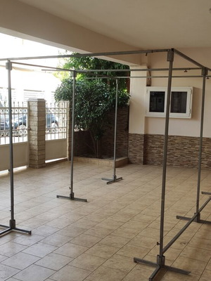 Σιδερένια βάση πάγκου λαϊκής αγοράς, 8μ επεκτεινόμενη έως 12μ, ύψος 2.00μ