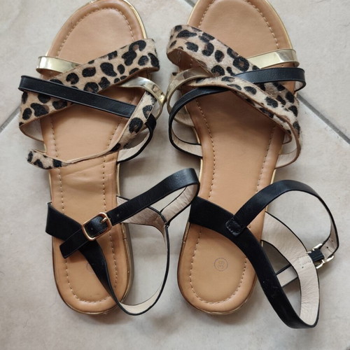 Women's sandals size 39 like new, black and beige