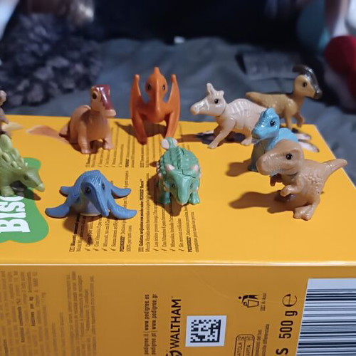 Kinder Dinosaur figure new