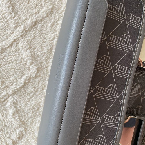 Lacoste crossbody bag like new, gray