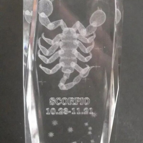 Crystal glass used Scorpio laser engraved paperweight