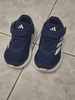 Adidas kids shoes size 20