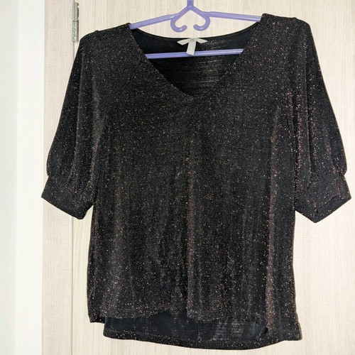 H&M T-shirt like new, black with gold details, size S