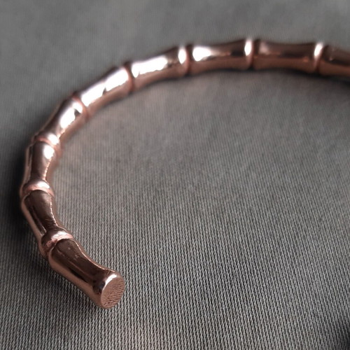 Numbia bracelet cuff copper rod new, gift pouch