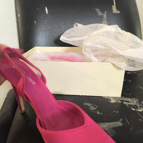 Fuchsia pointed high heels size 39