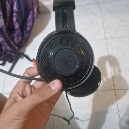 Razer Kraken headphones used, for spare parts, both speakers work