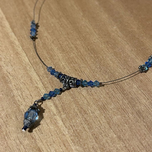 Necklace and earrings set with beads new