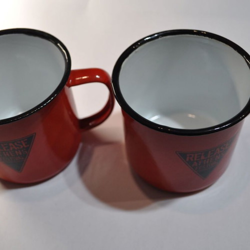 Set of 2 retro metal enamel mugs new, 350 ml