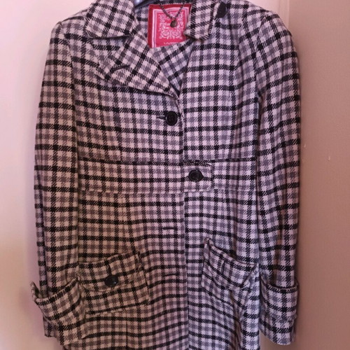 Coat like new, size S-M, black and white