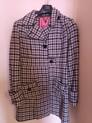 Coat like new, size S-M, black and white