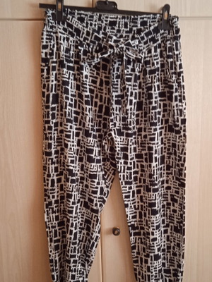 Pants like new, size M, black and white