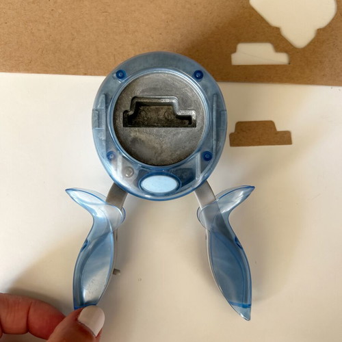 Large tag punch for scrapbooking and crafts
