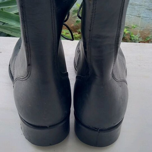 Military boots new, size 39