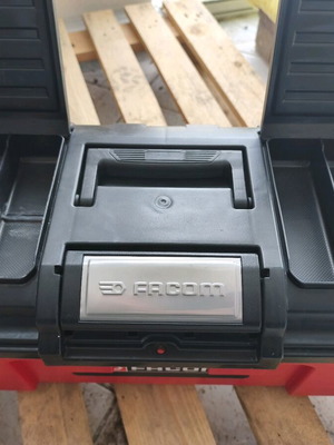 Facom large toolbox like new