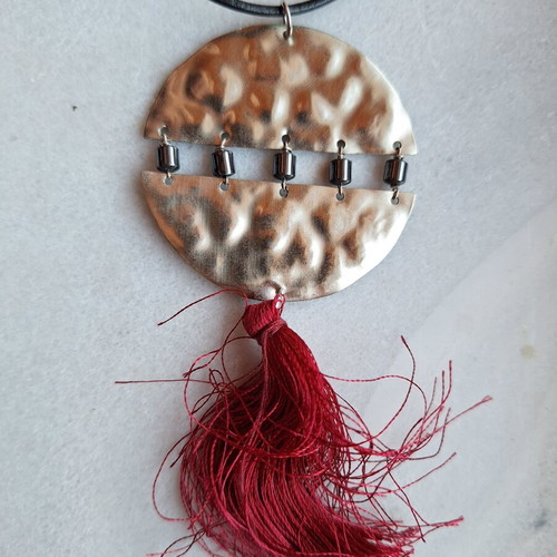 Necklace like new, silver color