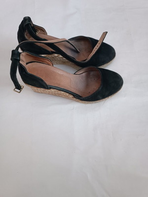 Black women's shoes size 36 used, open design