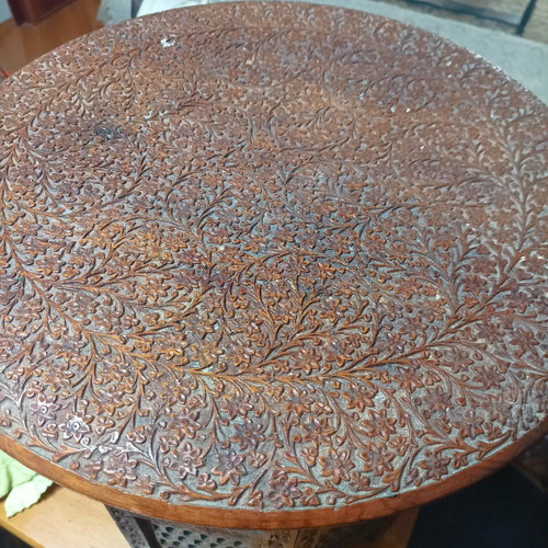 Carved folding table like new, Moroccan origin, octagonal 45cm