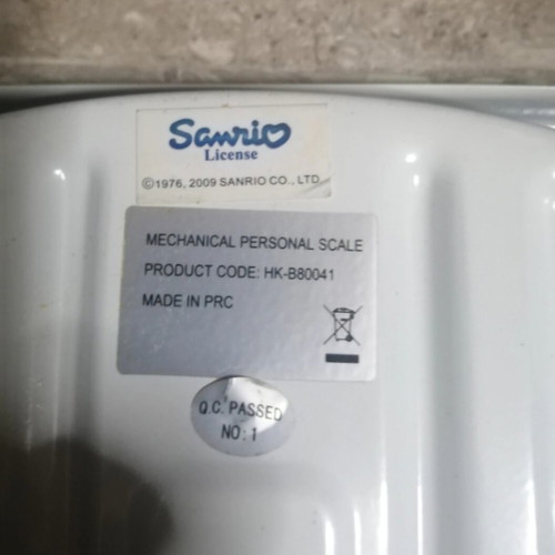 Hello Kitty Scale like new