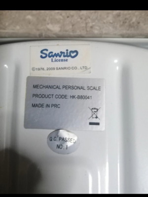 Hello Kitty Scale like new