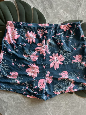 Short swim shorts, size XXL, multicolor