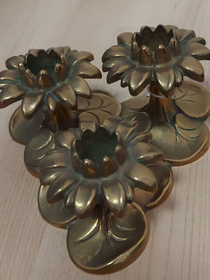 Trifoto brass candlestick low with flowers new
