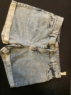 Shorts one size gray like new