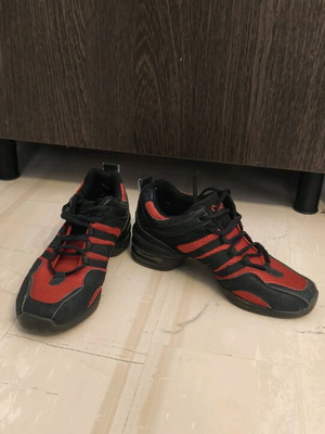 Women's dance shoes used, size 40, black and red