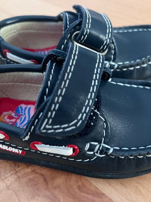 Δερμάτινα βρεφικά Pablosky σαν καινούργια