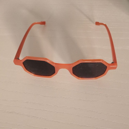 Sunglasses with hexagonal orange frame new