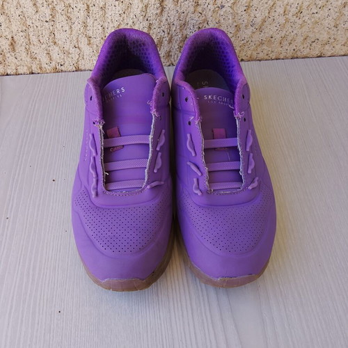 Skechers athletic shoes size 34 like new, purple