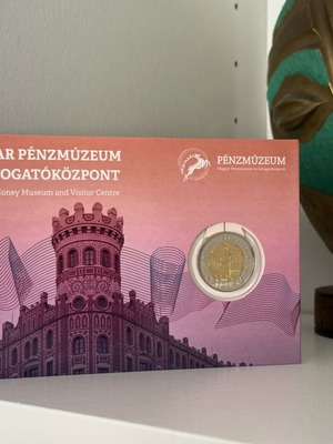 Hungary 100 Forint 2022 UNC in excellent condition