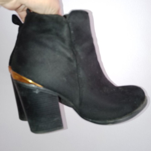 Esmara ankle boots used size 38 with wide heel and free makeup bag