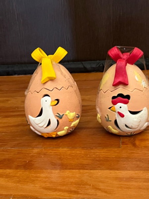 Ceramic Easter vases like new, 16x7cm each