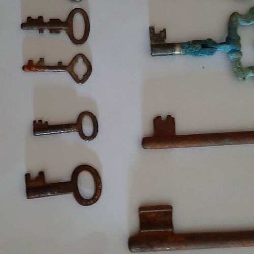 Antique keys used, pack of 13 old keys