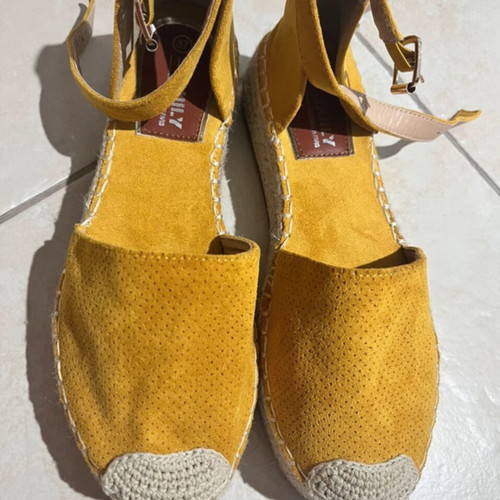 Espadrille platforms yellow like new, summer sandals