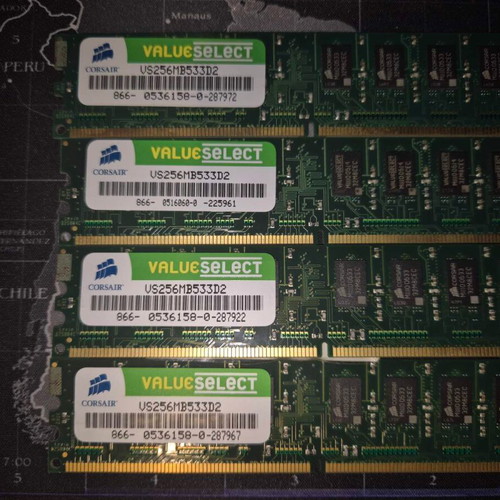 DDR2 RAM 8x256MB 533MHz used, 4 Corsair and 4 Kingston modules