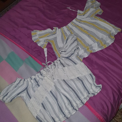 Off-shoulder blouses set of 2, like new, size L