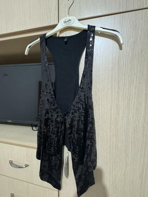 Benetton women's vest with sequins like new, black, size S-M