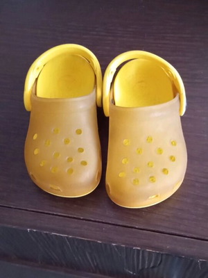 Crocs slippers used, yellow, size 24-25