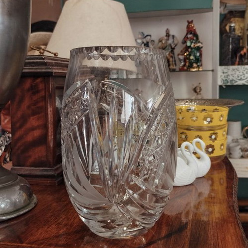 Vintage crystal vase in "Millennium" Iristh cut style like new