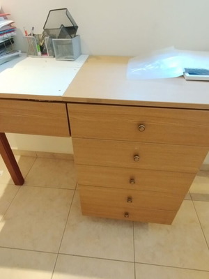 Desk with 5 drawers